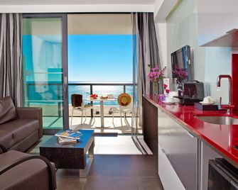 RR Hotel da Rocha - פורטימאו - סלון