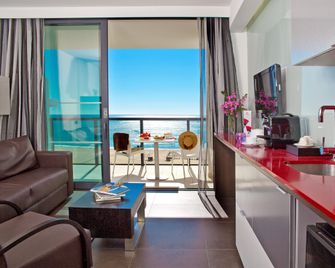 RR Hotel da Rocha - פורטימאו - סלון