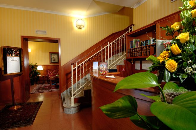 Residenza D'Aragona - Palermo - Front desk