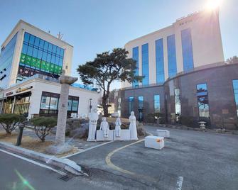 Chuncheon Hotel Gongjicheon - Chuncheon - Edificio
