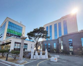 Chuncheon Hotel Gongjicheon - Chuncheon - Building