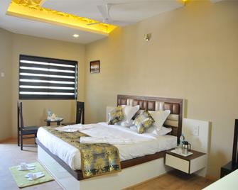 Hotel Prabhu Residency - Pandharpur - Bedroom