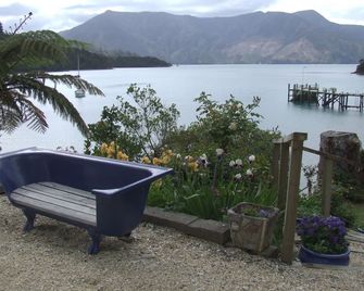 Te Mahia Bay Resort - Portage - Outdoors view