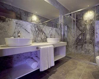 Seyir Village Hotel - Ölüdeniz - Baño