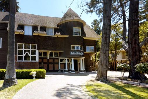 Cedar Gables Inn - Napa - Building