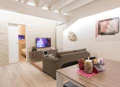Filippini Apartments - Verona - Sala de estar