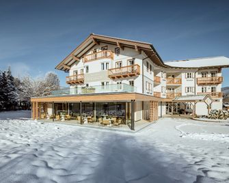 Crystls Aparthotel - Flachau - Edifício