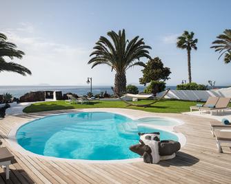 Kamezí Boutique Villas - Playa Blanca - Zwembad