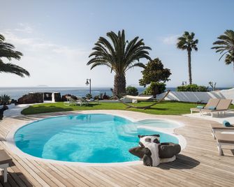 Kamezí Boutique Villas - Playa Blanca - Pool