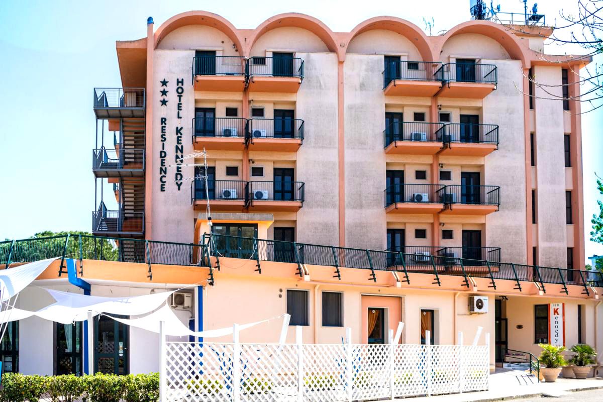 Hotel Kennedy - Metaponto - Edificio