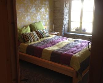 Maison Des Maquisards Chambres D'hotes - Berrien - Bedroom