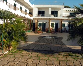 Levante Hotel - San Domino - Gebouw