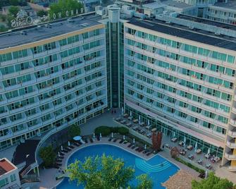 Grand Hotel Oasis - Sunny Beach - Building