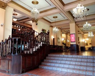 Hotel Royal Palace - Ciudad de Guatemala - Escaleras