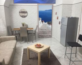 Giannas Relax - Pozzuoli - Sala de estar