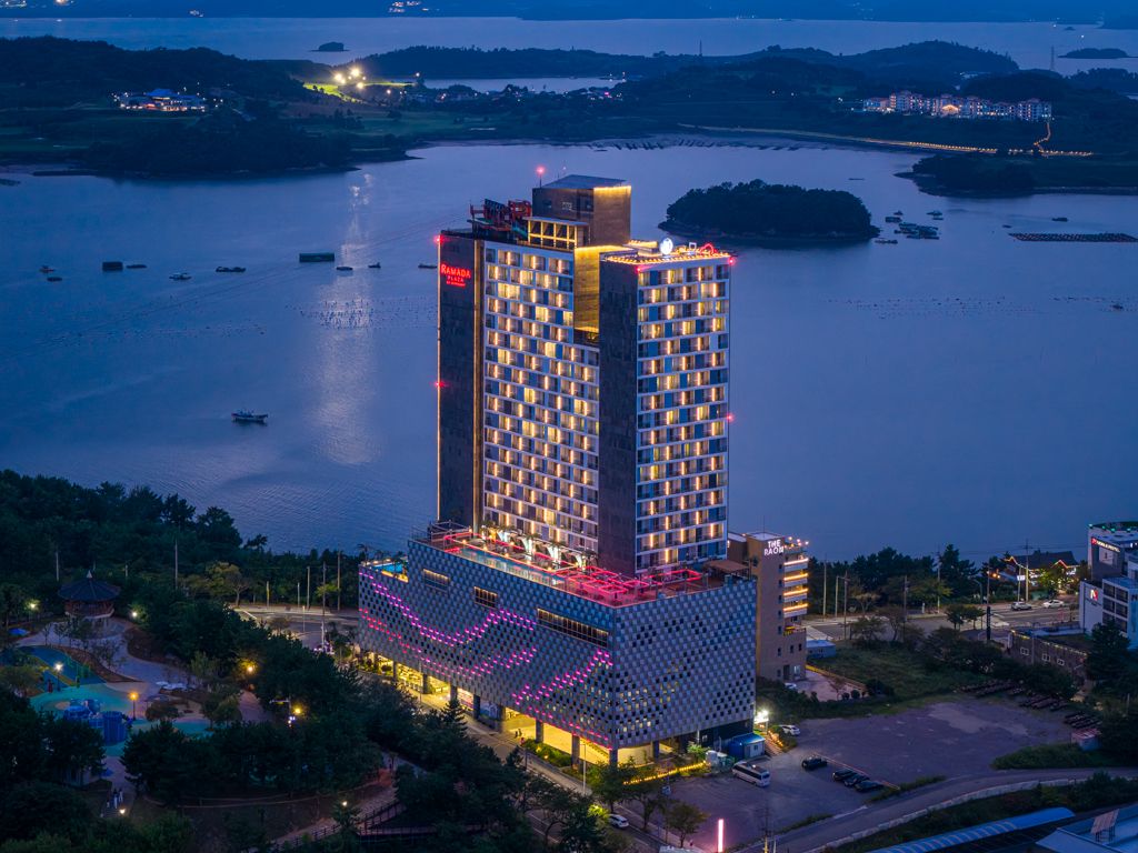 Ramada Plaza by Wyndham Dolsan Yeosu - Yeosu - Edificio