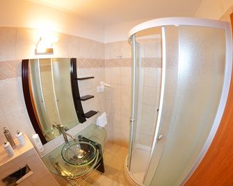 Hotel Villa Barbat - Rab - Badkamer