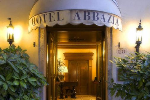 Hotel Abbazia - Venice - Building