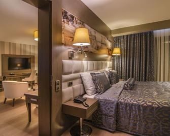 The Grand Blue Sky International - Kusadasi - Bedroom