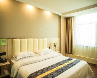 Greentree Inn Jinhua Railway Station Express Hotel - Jinhua - Bedroom