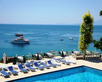 Lara Otel - אנטליה - בריכה