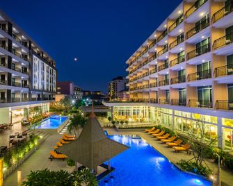 Hotel J Pattaya - Pattaya - Edificio