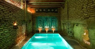 Aire Hotel & Ancient Baths - אלמריה - בריכה