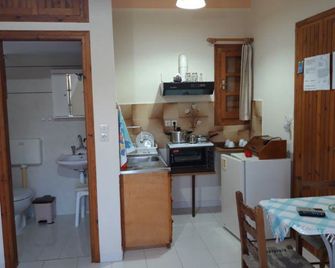 Koutadelias rooms - Kalamos - Kitchen