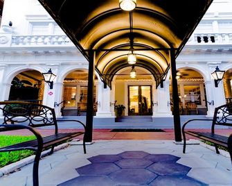 The Cordova Inn, a New Hotel Collection Property - St. Petersburg - Entrada del hotel