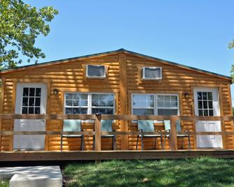 Ozark Village Resort - Lake Ozark - Building