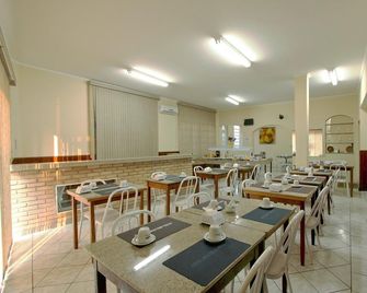 Hotel Sao Francisco - אגואס דה לינדויה - חדר אוכל