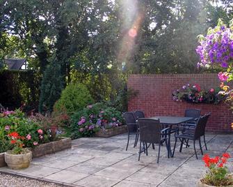 The Beeches Bed And Breakfast - Hinckley - Innenhof