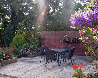 The Beeches Bed And Breakfast - Hinckley - Innenhof