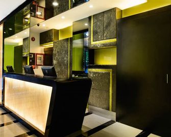 J8 Hotel - Singapur - Recepción