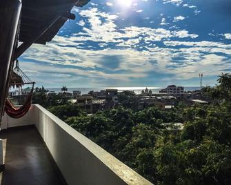 Mauna Suites and Hostal - Montañita (Guayas) - Balkon
