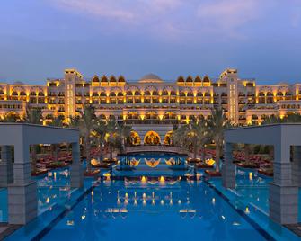 Jumeirah Zabeel Saray - Dubái - Edificio