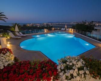 Frida Apartments - Khania (Kreta) - Svømmebasseng