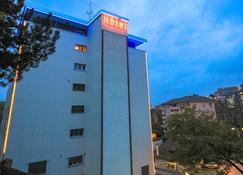 Hotel Abaca - Vevey - Gebouw