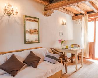 Agriturismo Casa de Bertoldi - Belluno - Living room