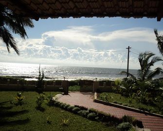 Club 7 Beach Resort - Kannur - Outdoors view