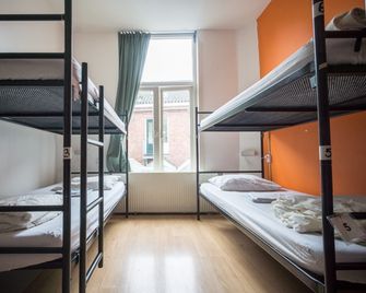 Stone Hotel And Hostel - Utrech - Habitación