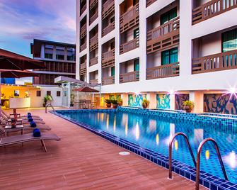楓葉酒店 - 曼谷 - 游泳池