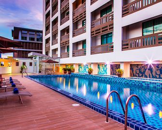 Maple Hotel - Bangkok - Piscina