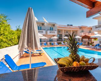 Sisi Breeze Hotel - Sisi - Pool