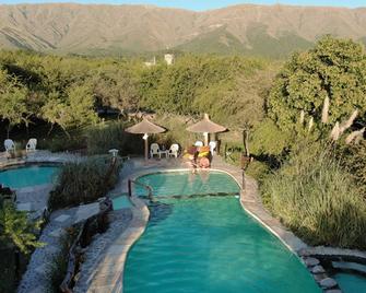 Posada de campo Maia - וילה דה מרלו - בריכה