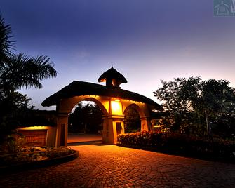 Vedic Village Spa Resort - Kolkata - Building