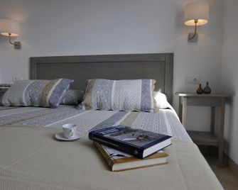 Hostal Tarifa -Recepcion abierta las 24h- - 塔里法 - 臥室