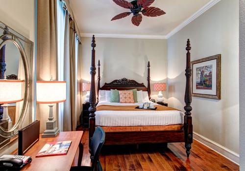St James Hotel New Orleans Downtown French Quarter Area 86 3 6 0 New Orleans Hotel Deals Reviews Kayak