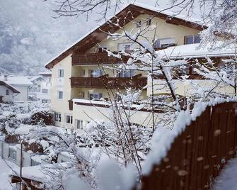 Saldur Small Active Hotel - Schluderns - Gebäude