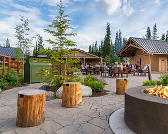 Holland America Denali Lodge - Denali Park - Innenhof